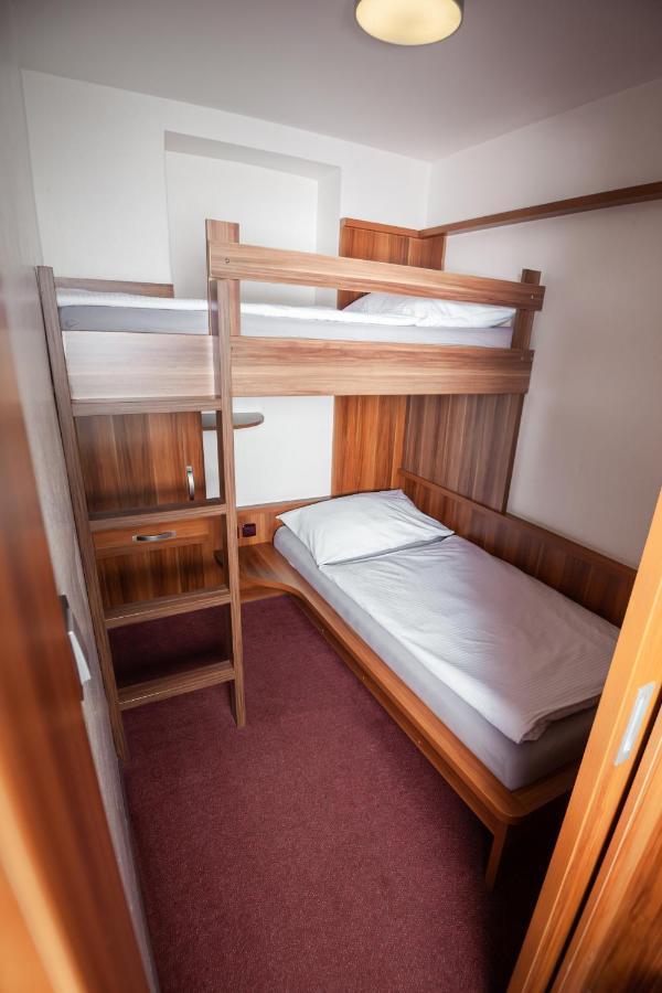 Hotel Kras Едовнице Экстерьер фото