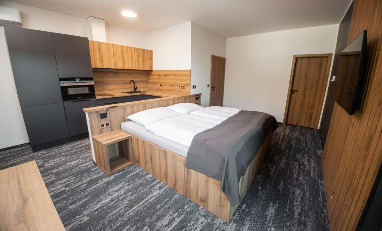 Hotel Kras Едовнице Экстерьер фото