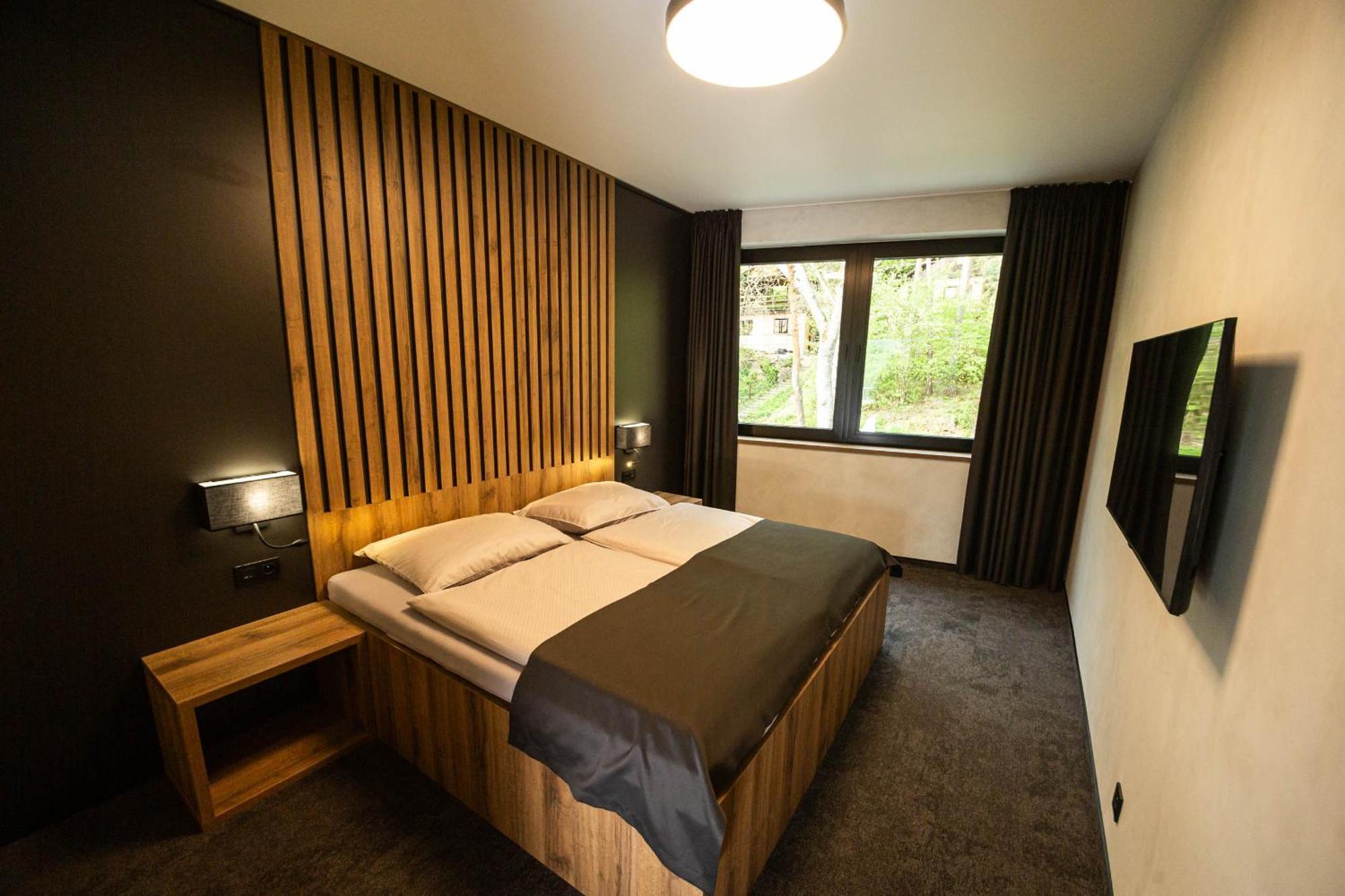 Hotel Kras Едовнице Экстерьер фото