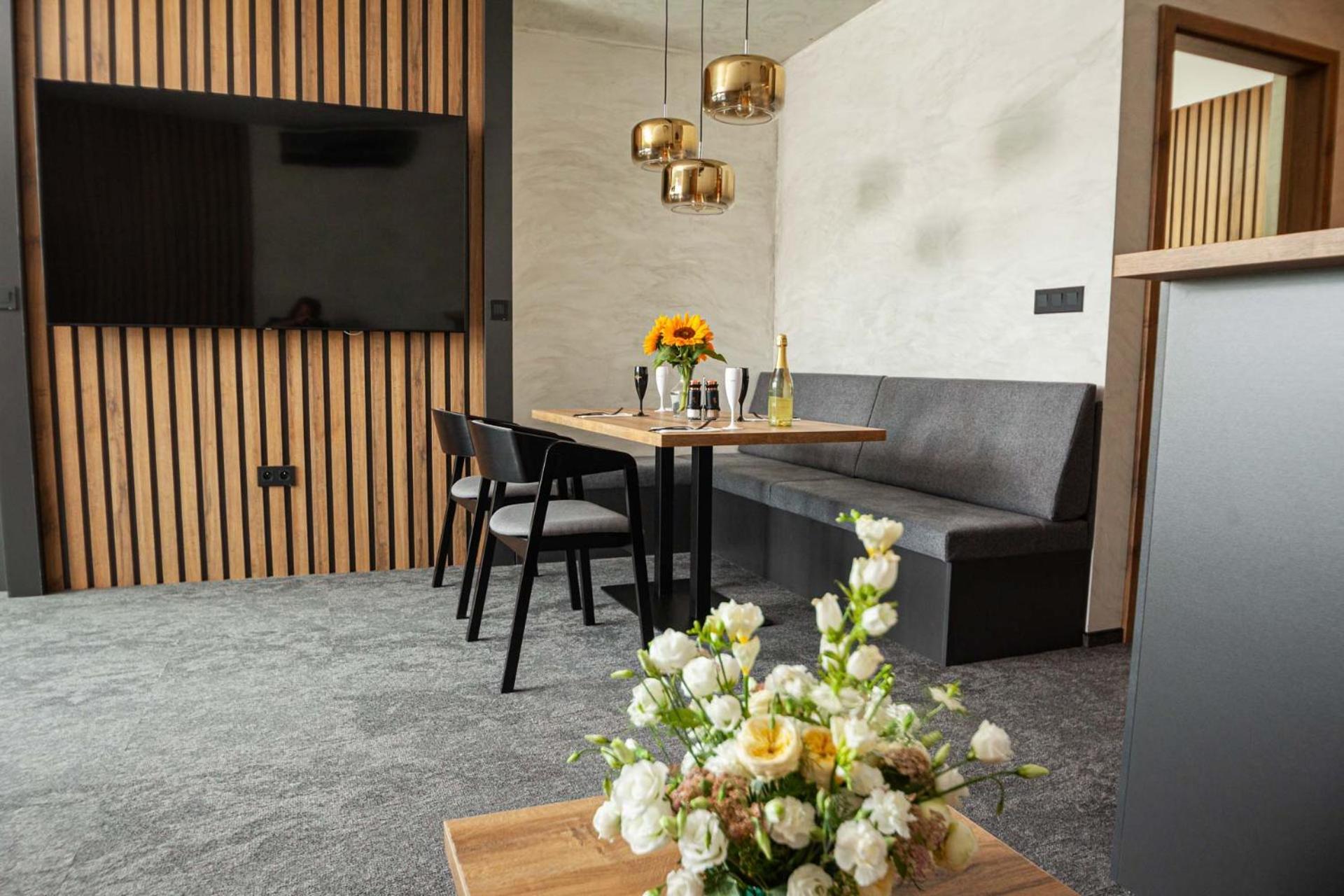 Hotel Kras Едовнице Экстерьер фото